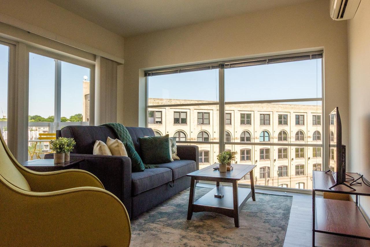 Frontdesk Rhythm Apts Lower East Side Milwaukee Bilik gambar